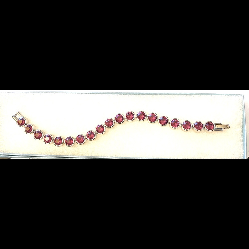 ❌❌SOLD❌❌Touchstone Crystal Ice Bracelet Siam.NIB